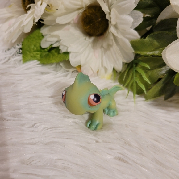 2/$10 Littlest Pet Shop LPS #29 Green Iguana Lizard Brown Eyes 2004 Hasbro - Picture 2 of 10